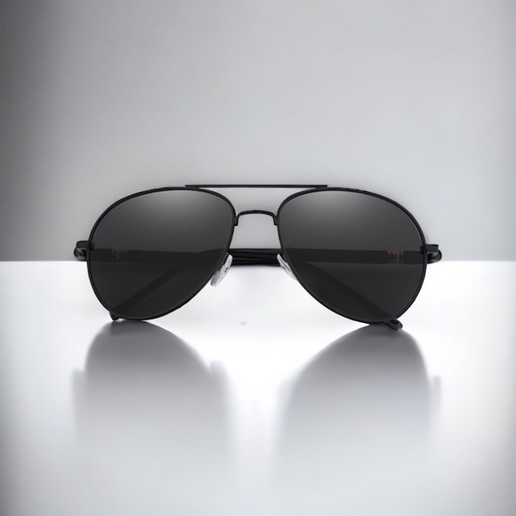 Mens Aviator Sunglasses Black Metal Frame Gray Polarized Lenses New - Picture 1 of 8